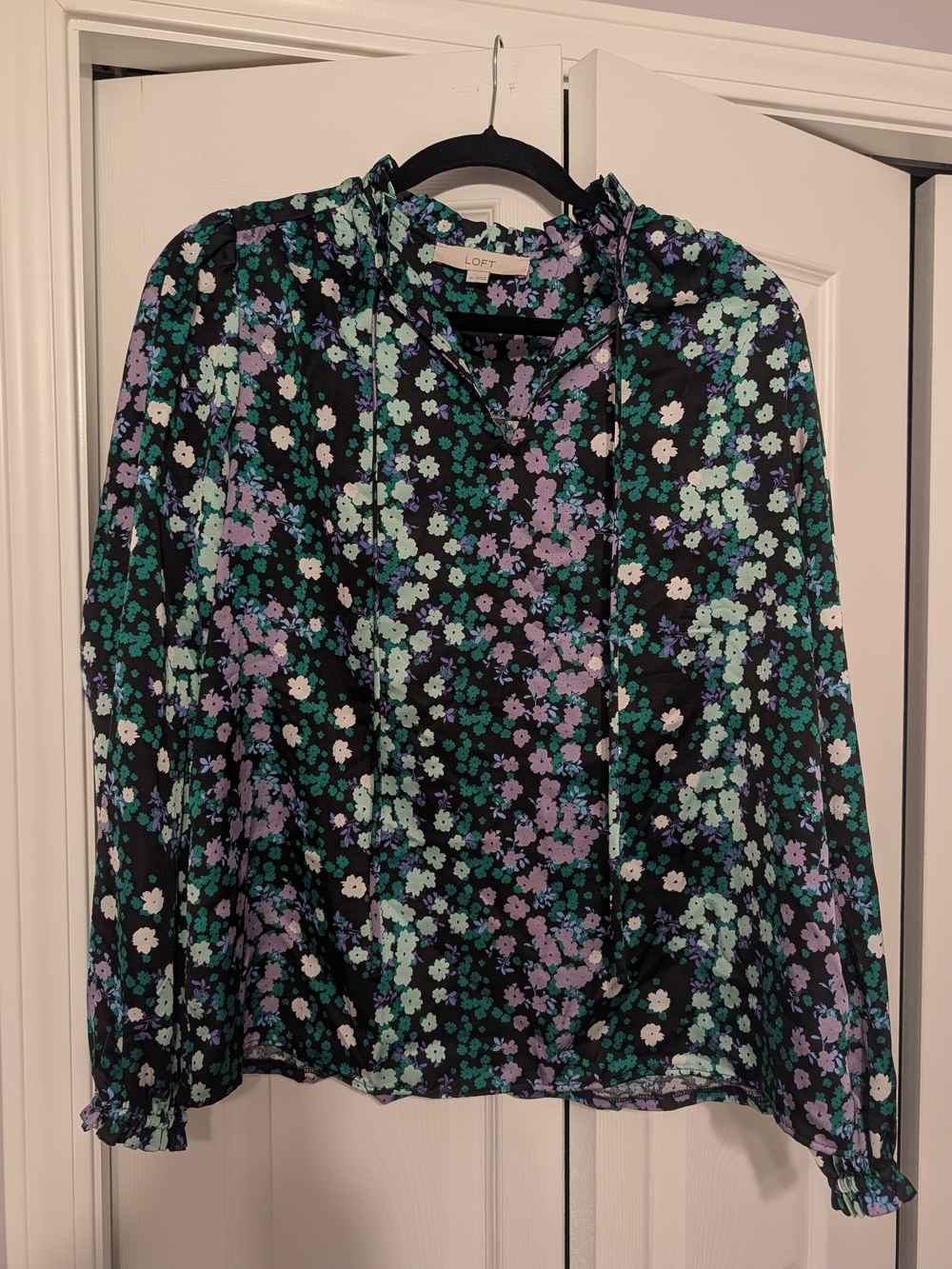 LOFT Black Floral Tie-Neck Blouse - Mint, Purple & White